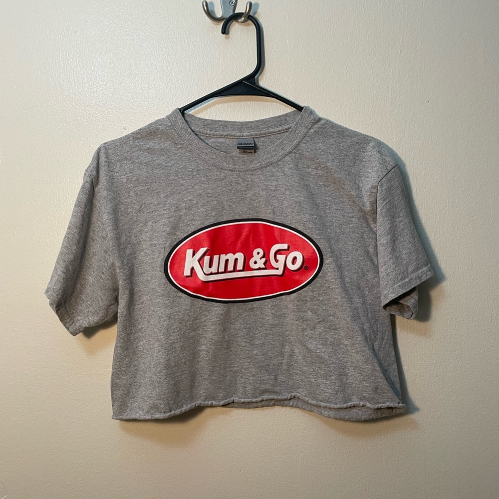 Cropped Kum & Go Grey T-Shirt, Gildan Heavy Cotton, Size Medium